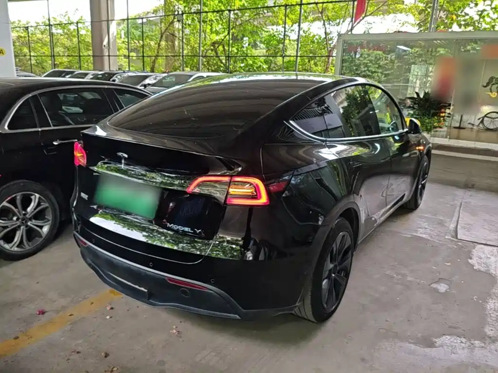 Tesla Model Y — фото 7