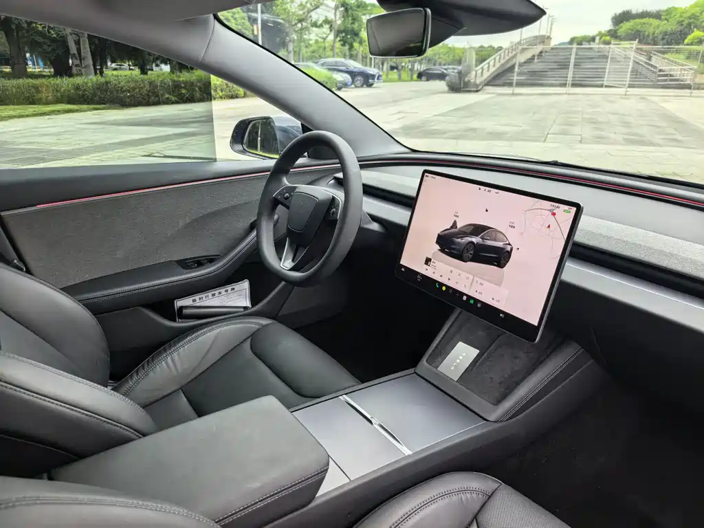 Tesla Model 3 — фото 13