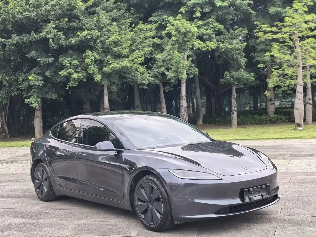 Tesla Model 3 — фото 3