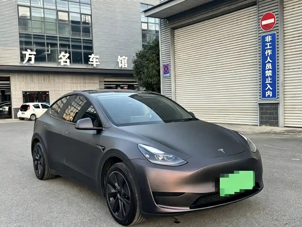 Tesla Model Y — фото 5