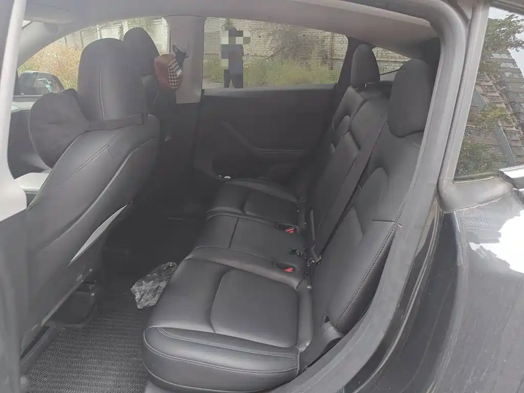 Tesla Model Y — фото 13