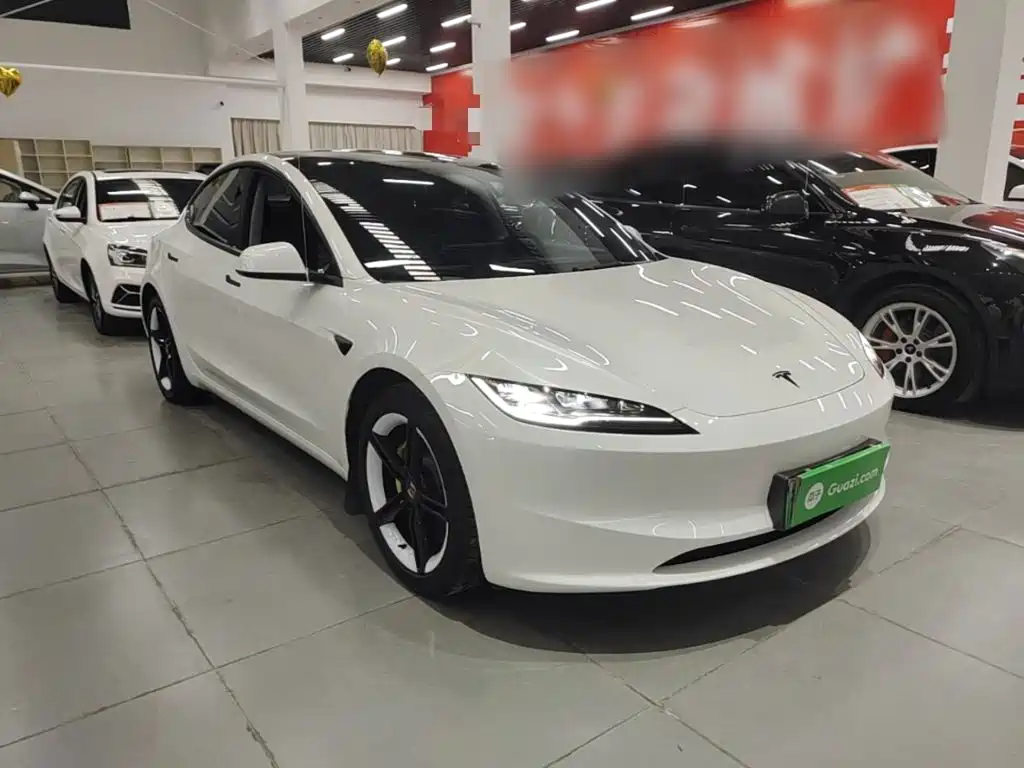 Tesla Model 3 — фото 4