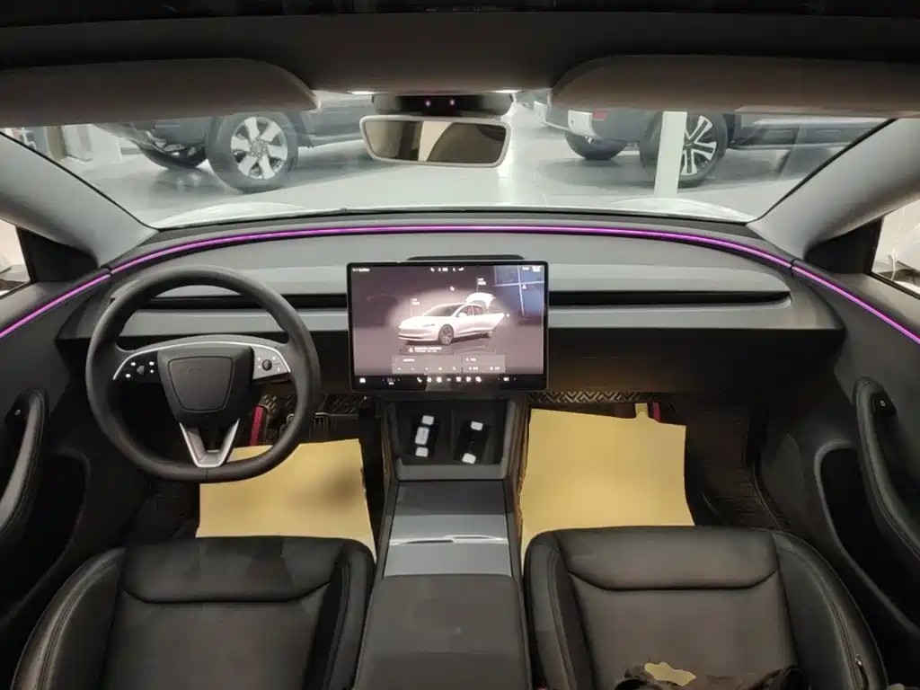 Tesla Model 3 — фото 10