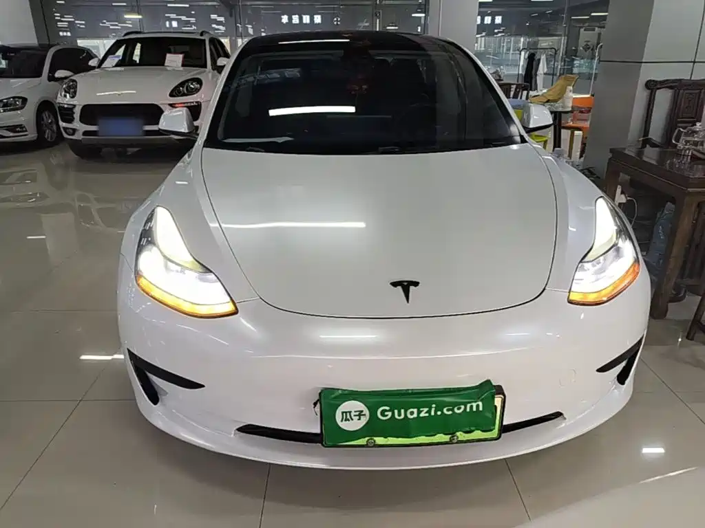 Tesla Model 3 — фото 3