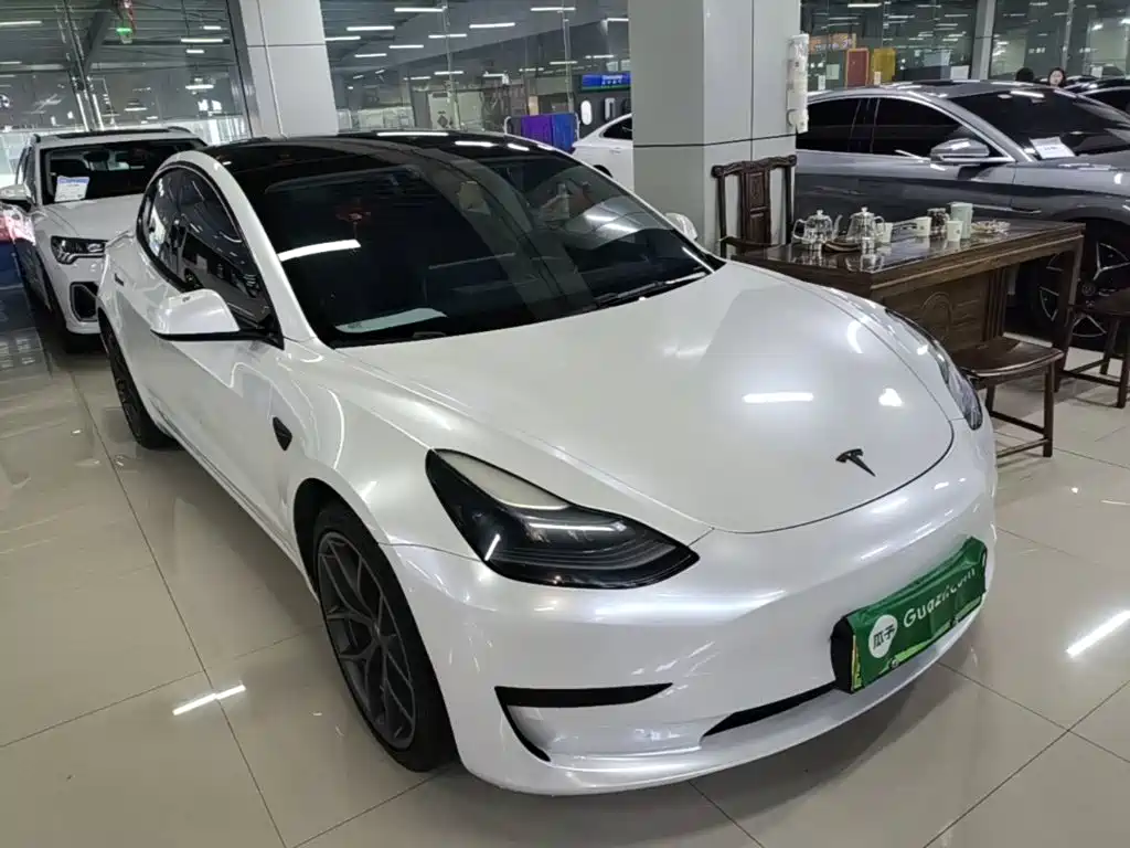 Tesla Model 3 — фото 4
