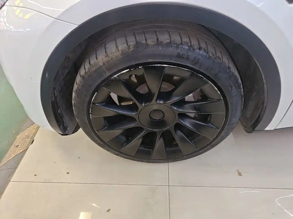 Tesla Model Y — фото 23