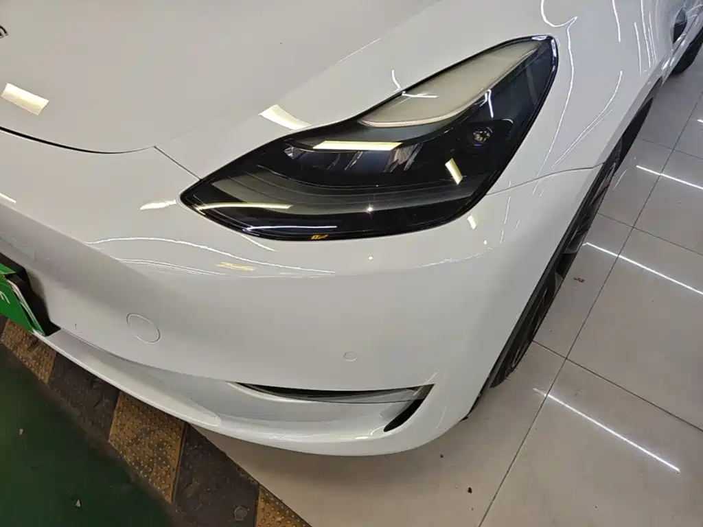 Tesla Model Y — фото 24