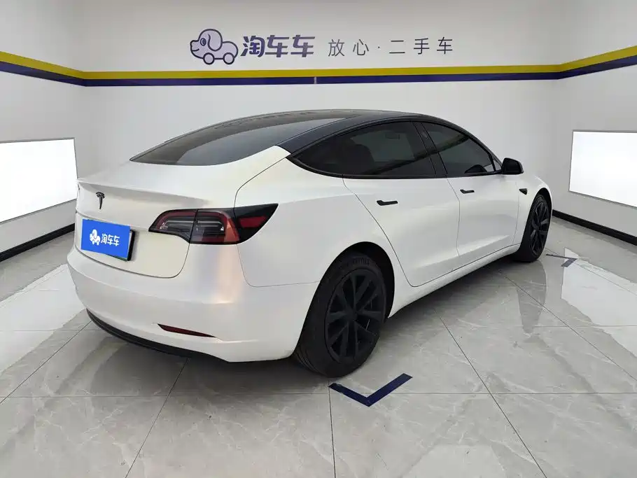 Tesla Model 3 — фото 3