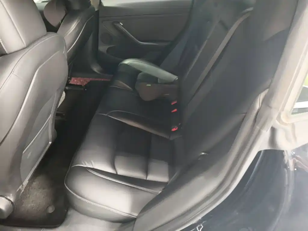 Tesla Model 3 — фото 17
