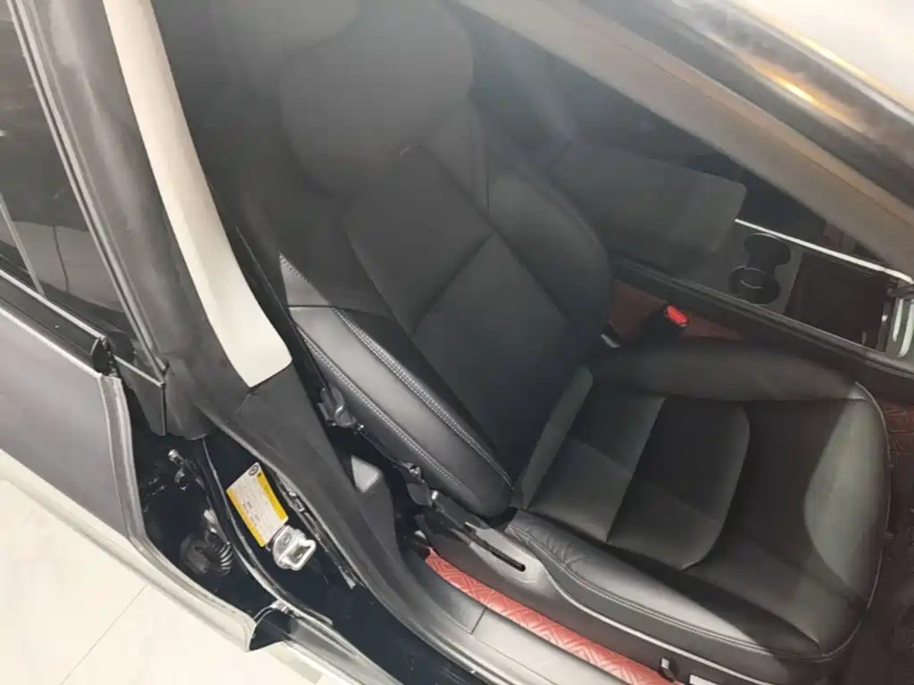 Tesla Model 3 — фото 25