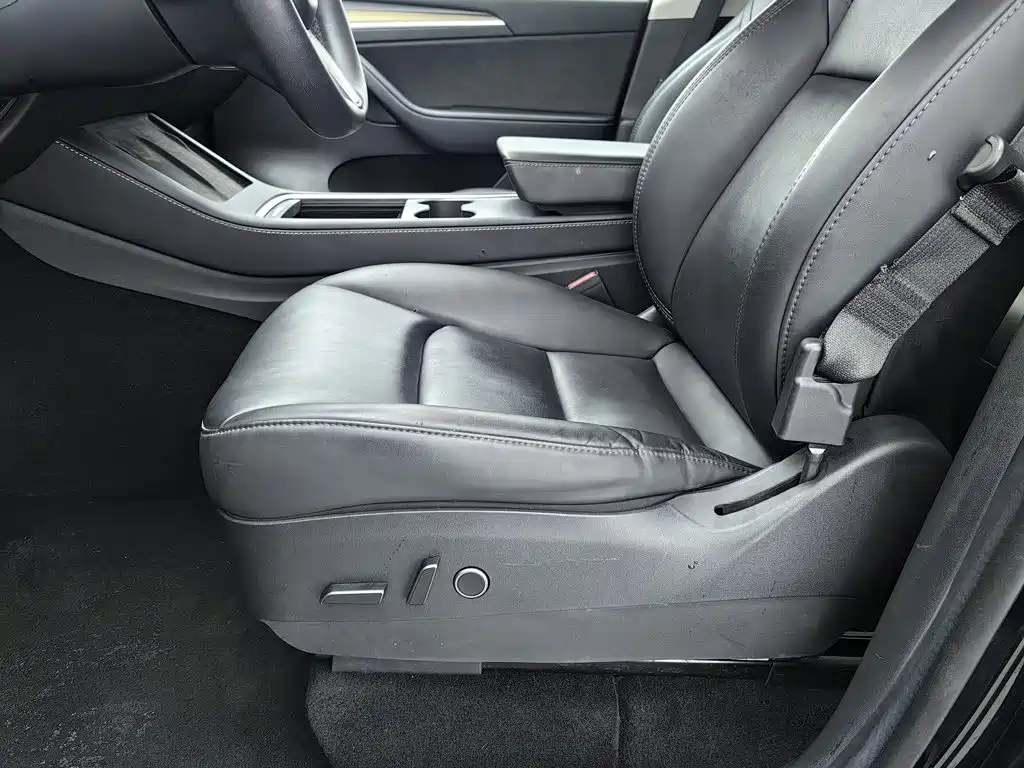 Tesla Model Y — фото 20