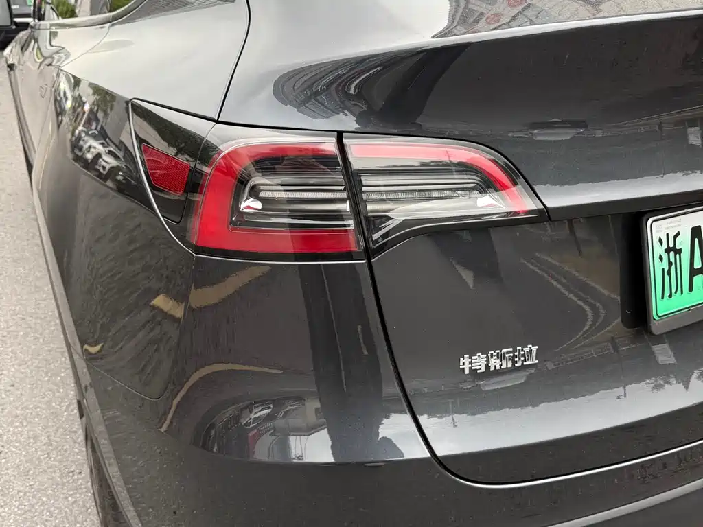 Tesla Model Y — фото 7
