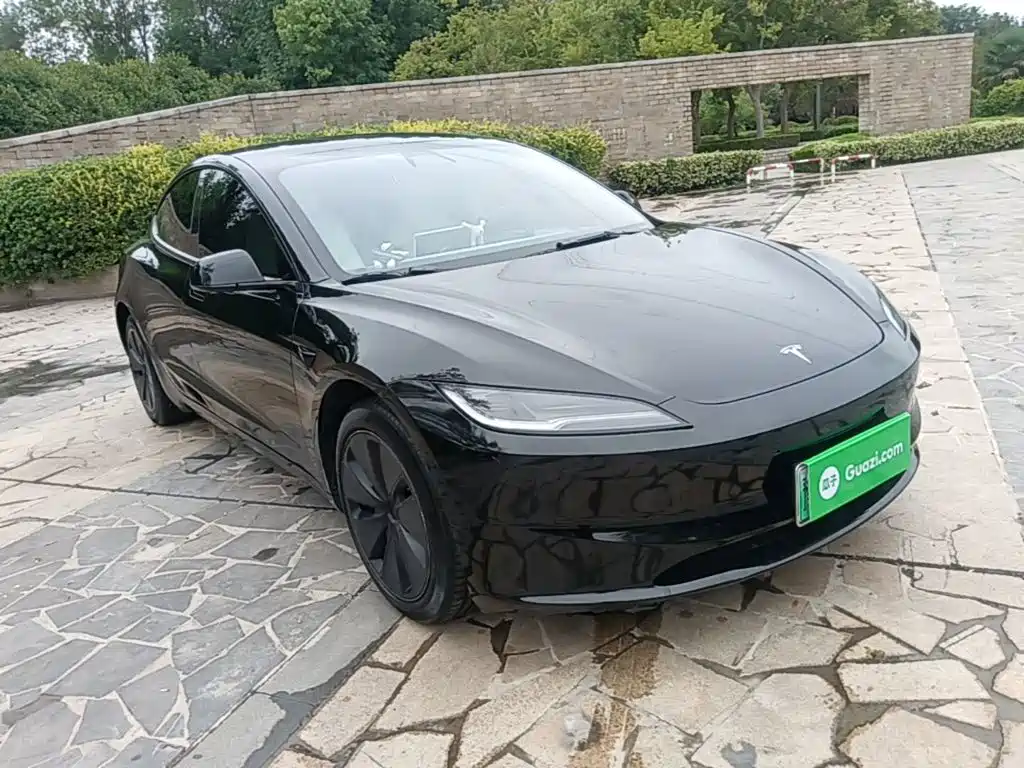 Tesla Model 3 — фото 4