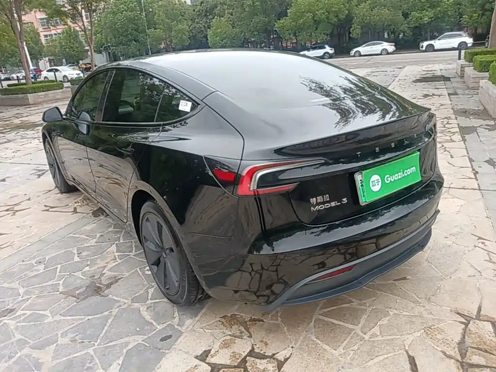 Tesla Model 3 — фото 5