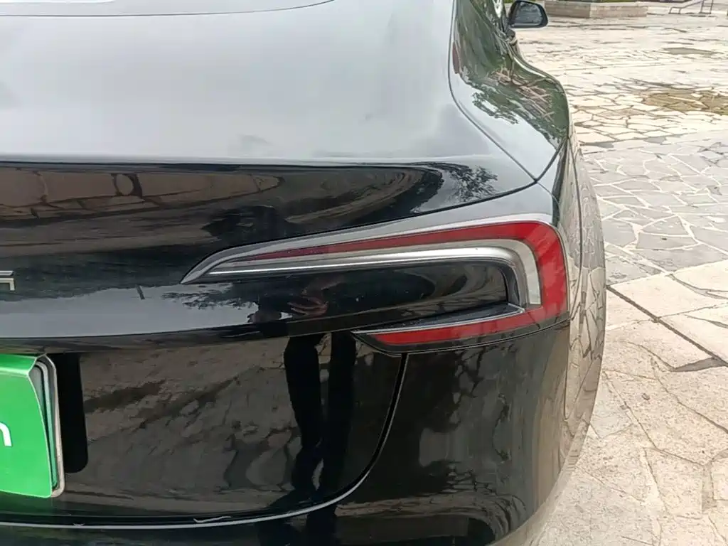 Tesla Model 3 — фото 8