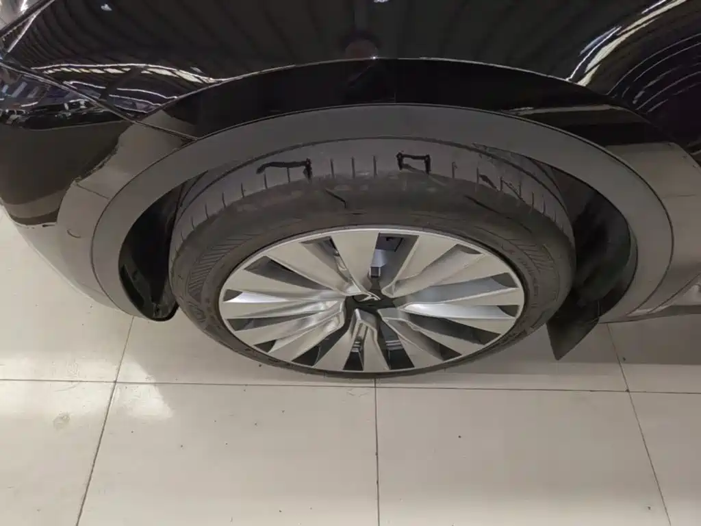 Tesla Model Y — фото 23