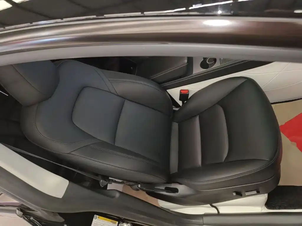 Tesla Model Y — фото 25