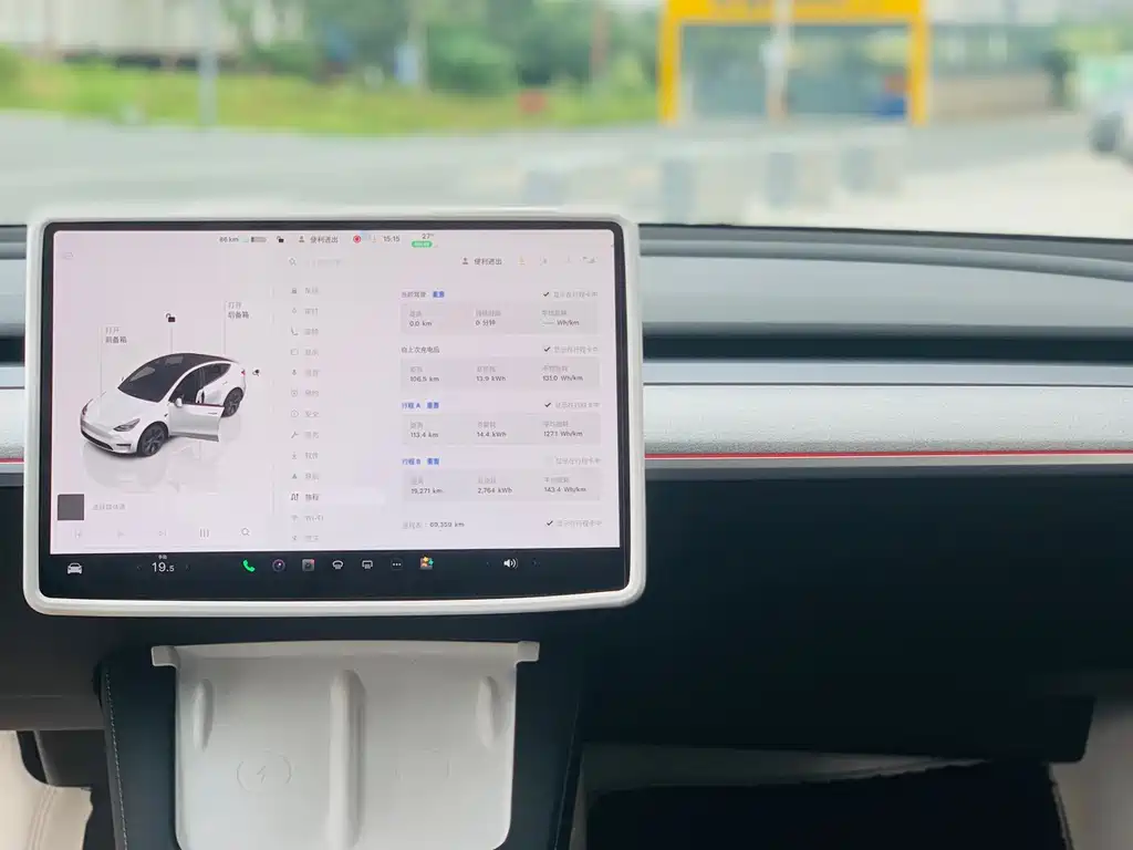 Tesla Model Y — фото 24