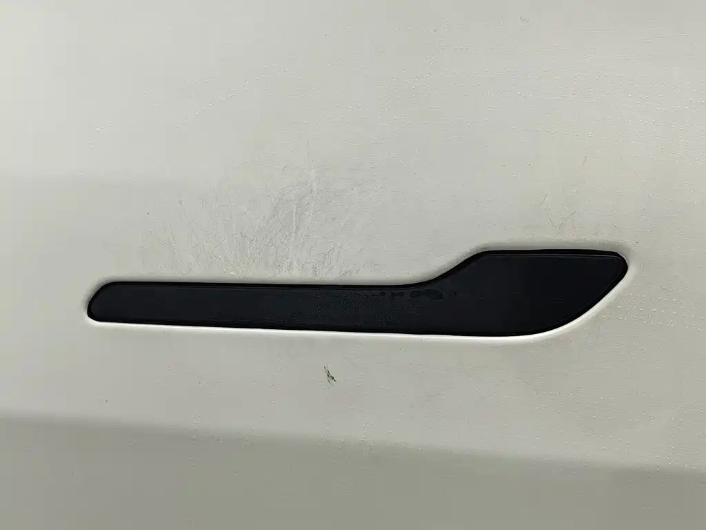 Tesla Model Y — фото 18