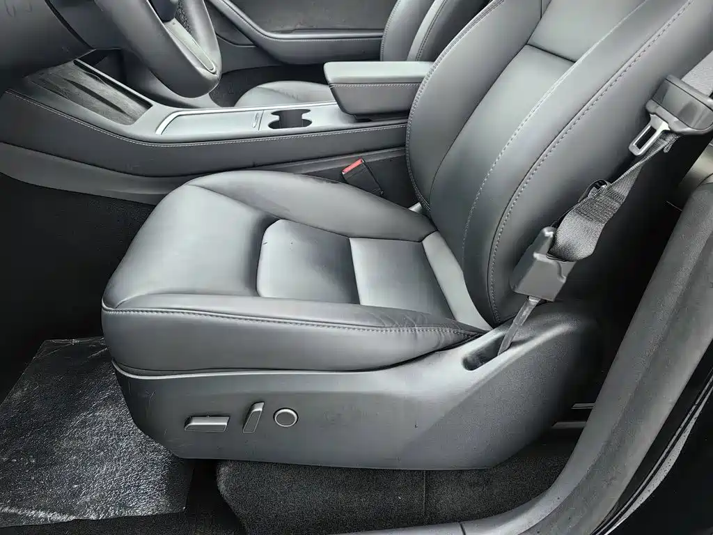 Tesla Model Y — фото 20