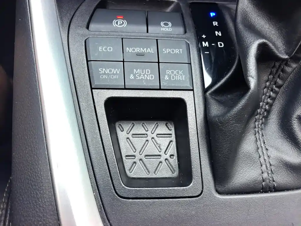 Toyota Wildlander — фото 11