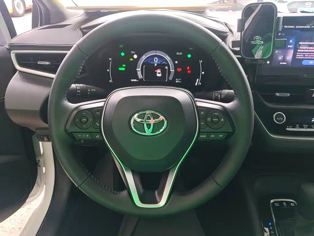 Toyota Corolla — фото 11