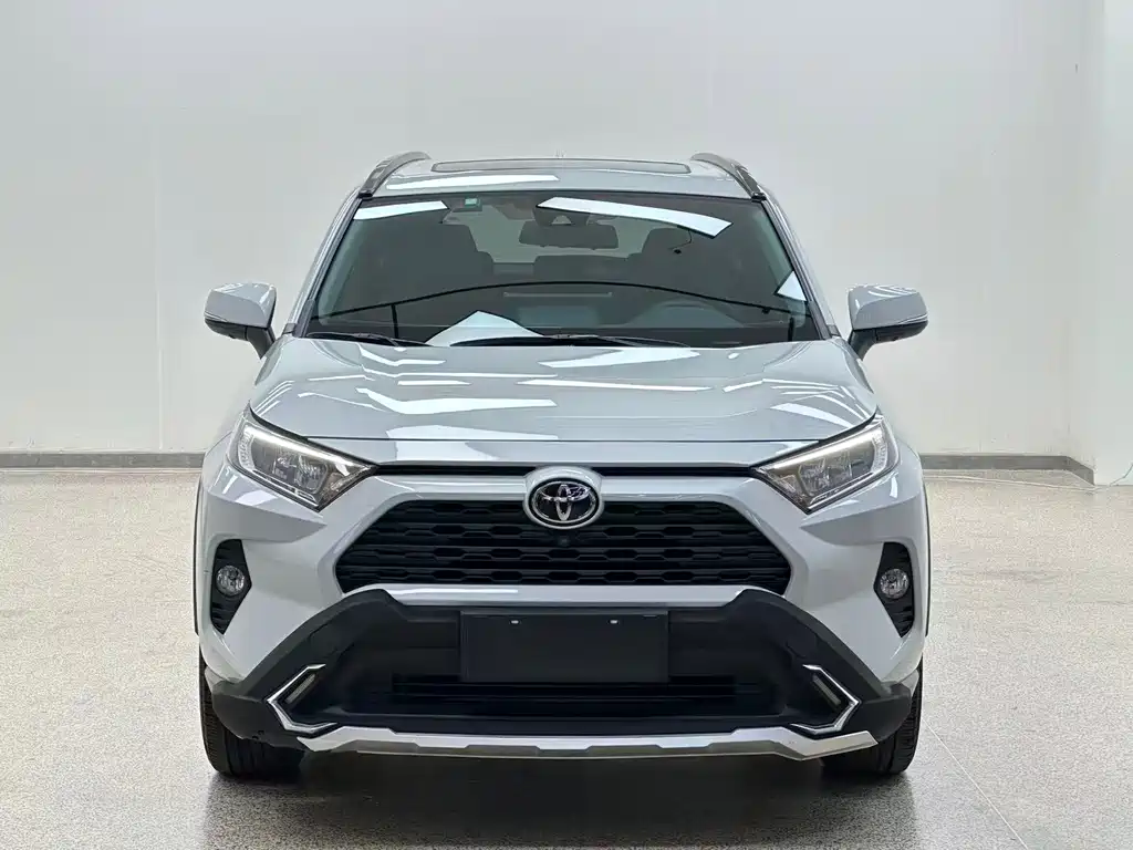 Toyota RAV4 — фото 2