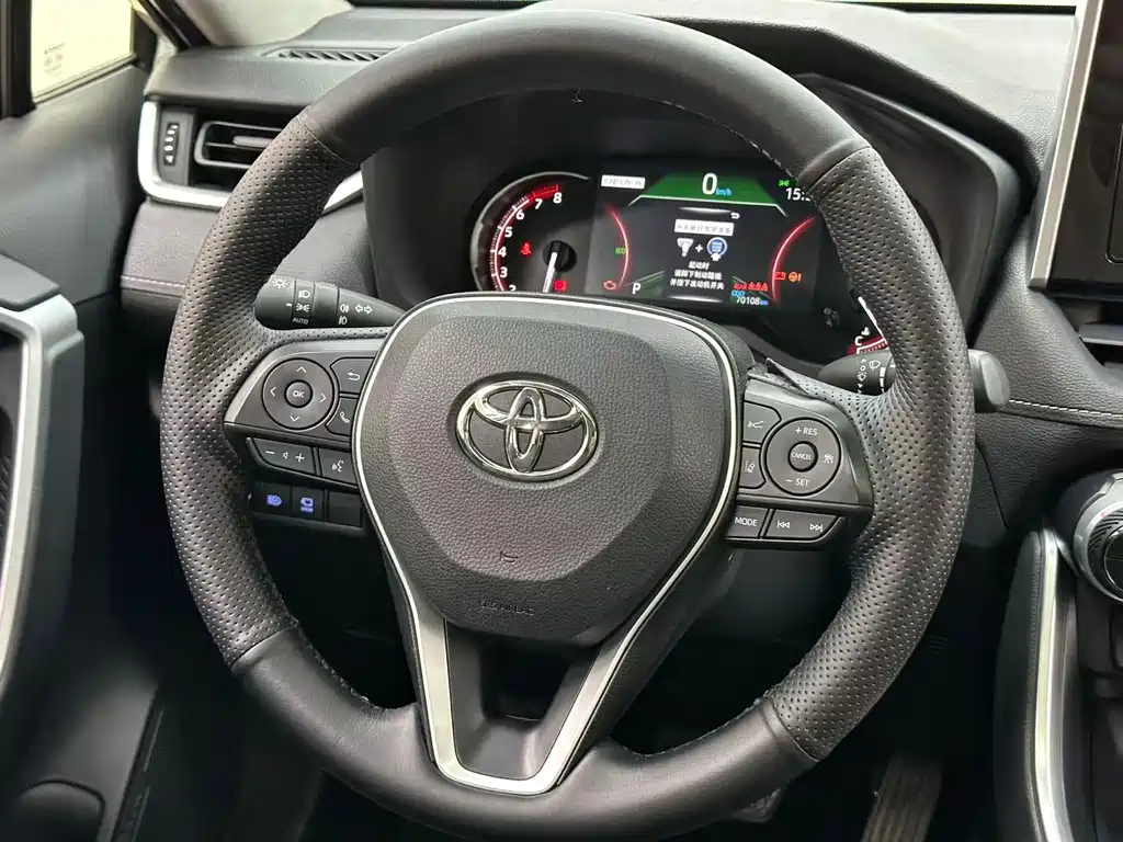 Toyota RAV4 — фото 23