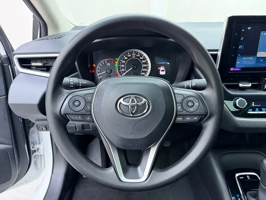 Toyota Corolla — фото 11