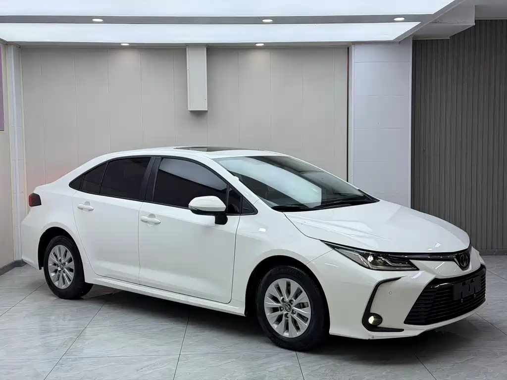 Toyota Corolla — фото 3