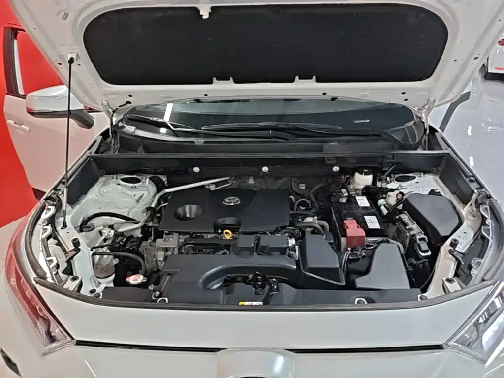 Toyota RAV4 — фото 20