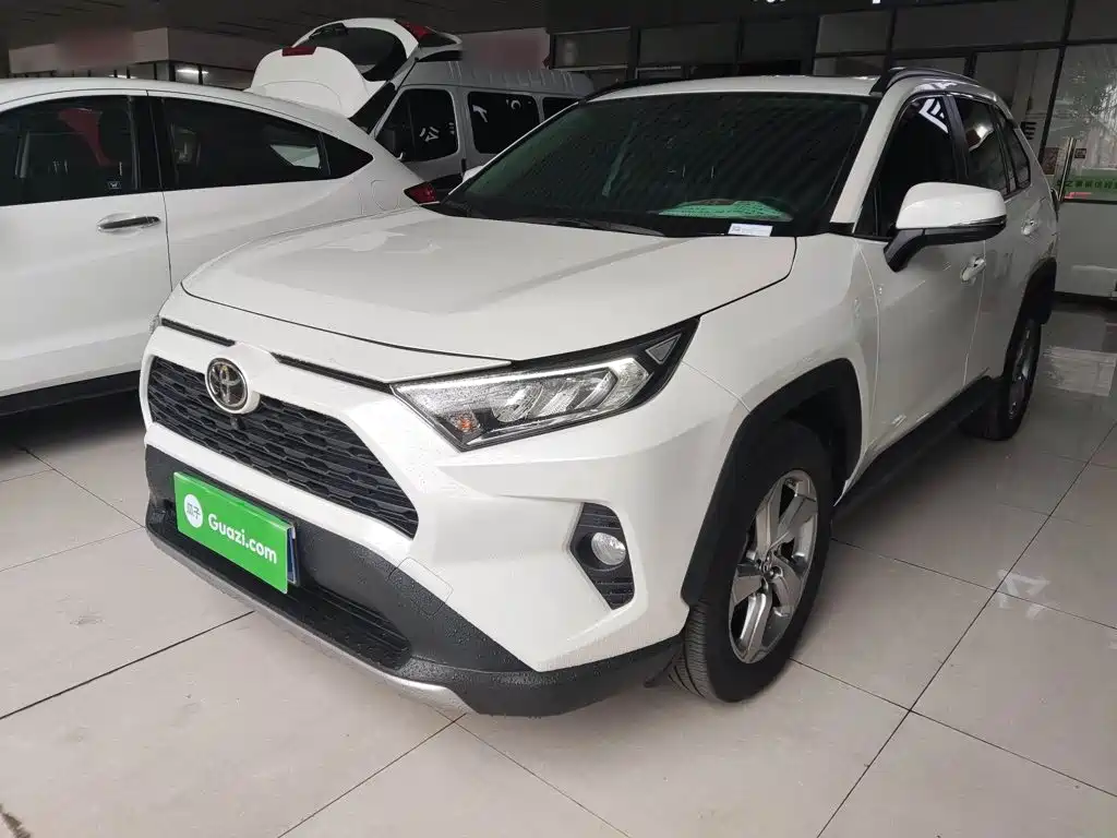 Toyota RAV4 — фото 2