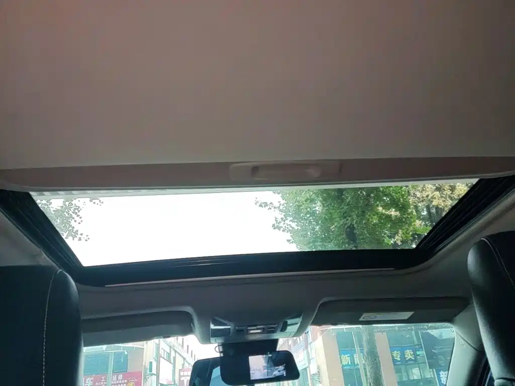 Toyota RAV4 — фото 18