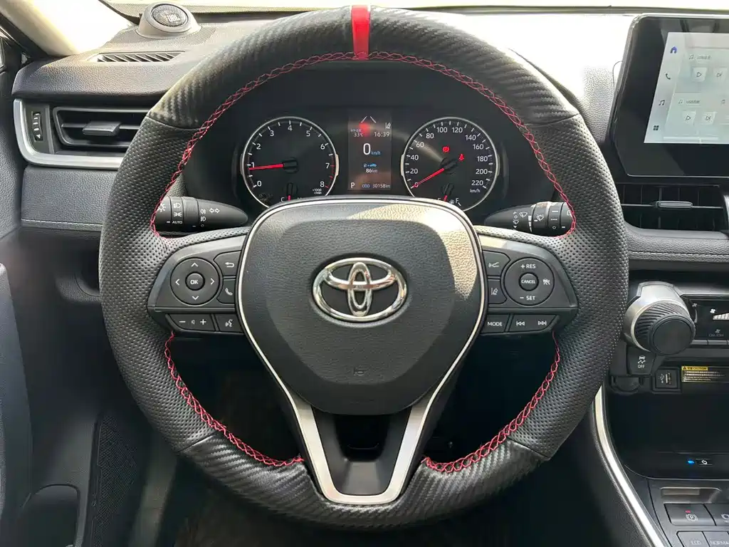 Toyota RAV4 — фото 9
