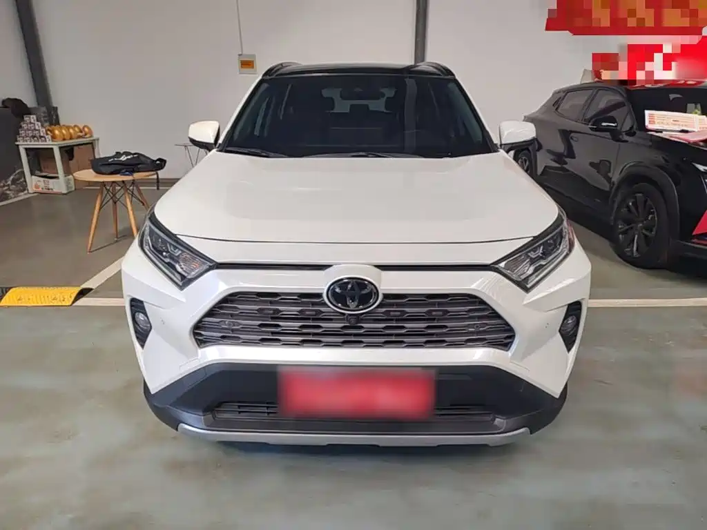 Toyota RAV4 — фото 3