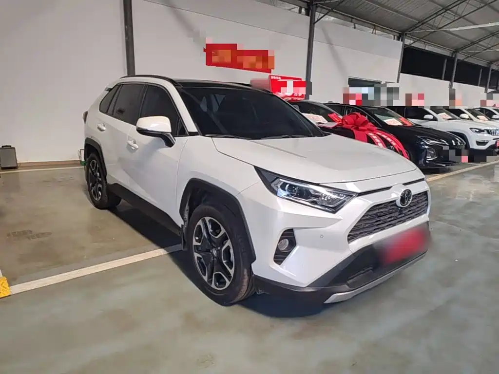Toyota RAV4 — фото 4