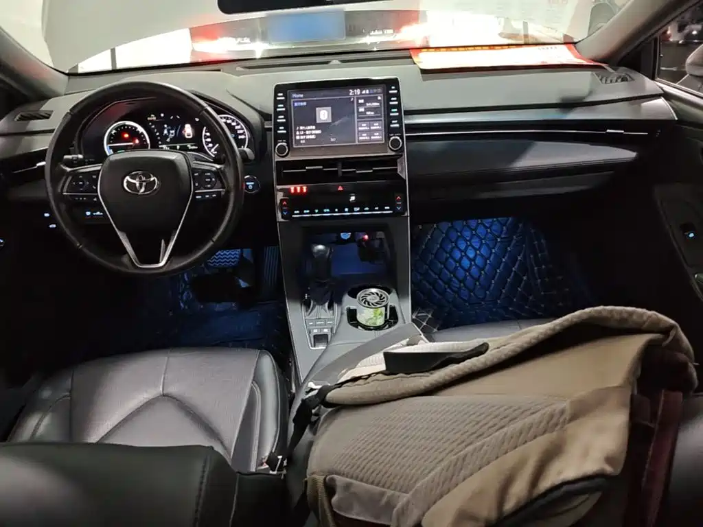 Toyota Avalon — фото 10