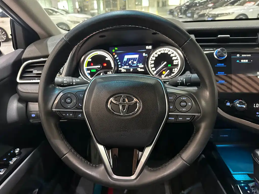 Toyota Camry — фото 7