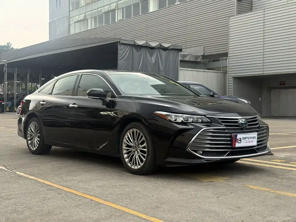 Toyota Avalon — фото 2