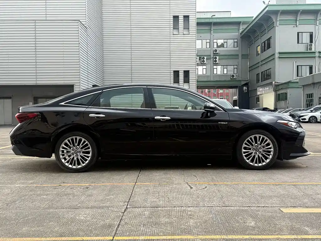 Toyota Avalon — фото 4