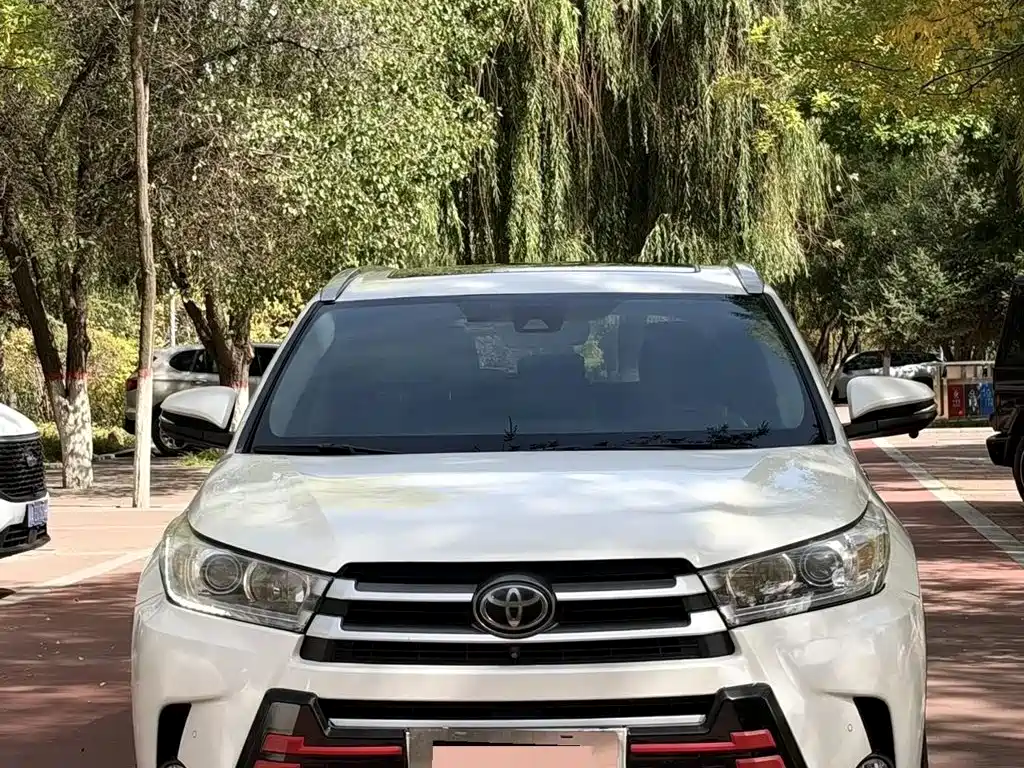 Toyota Highlander — фото 2