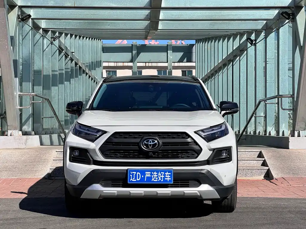 Toyota RAV4 — фото 2