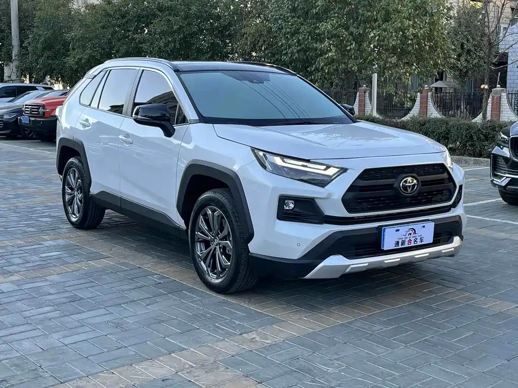 Toyota RAV4 — фото 3