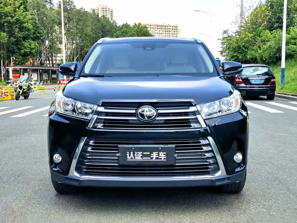 Toyota Highlander — фото 2