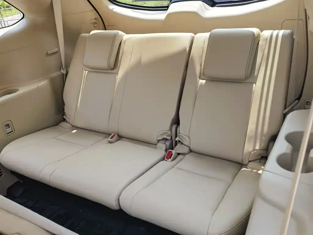 Toyota Highlander — фото 11