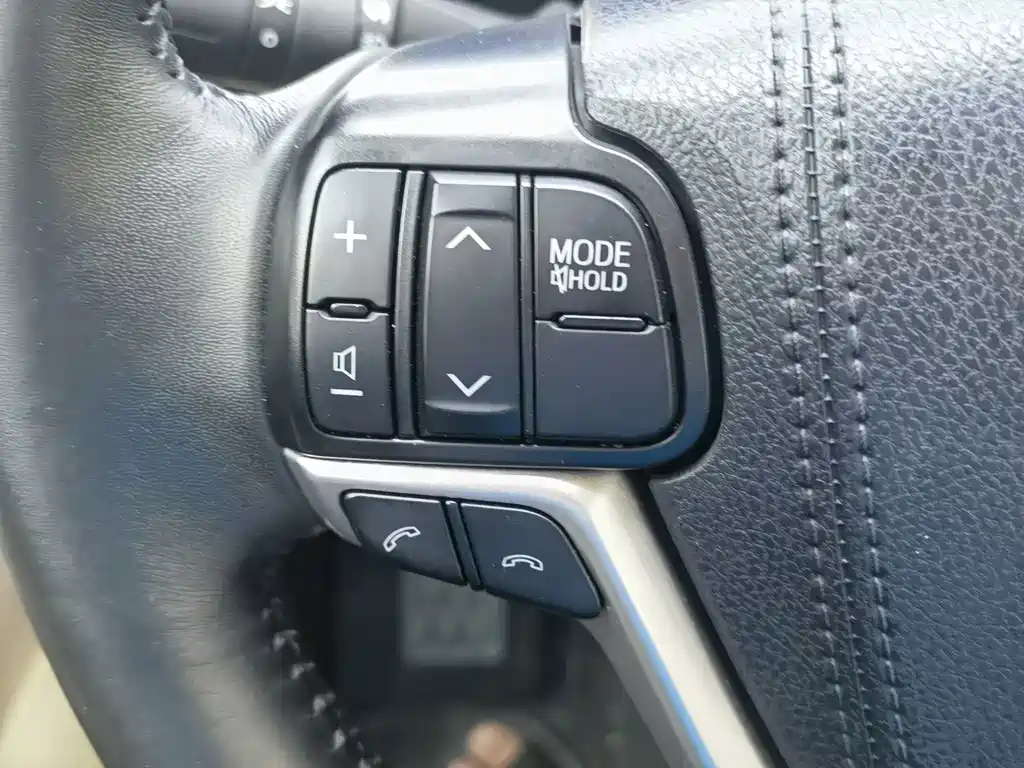 Toyota Highlander — фото 21