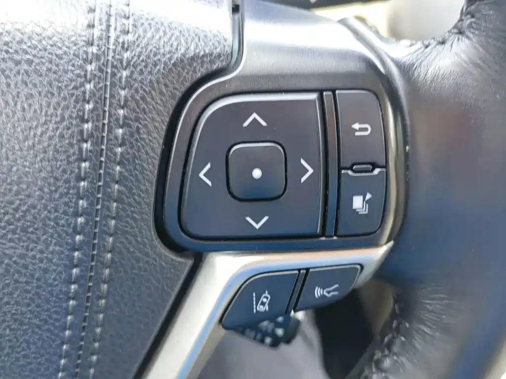 Toyota Highlander — фото 22