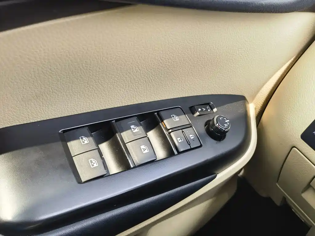 Toyota Highlander — фото 25
