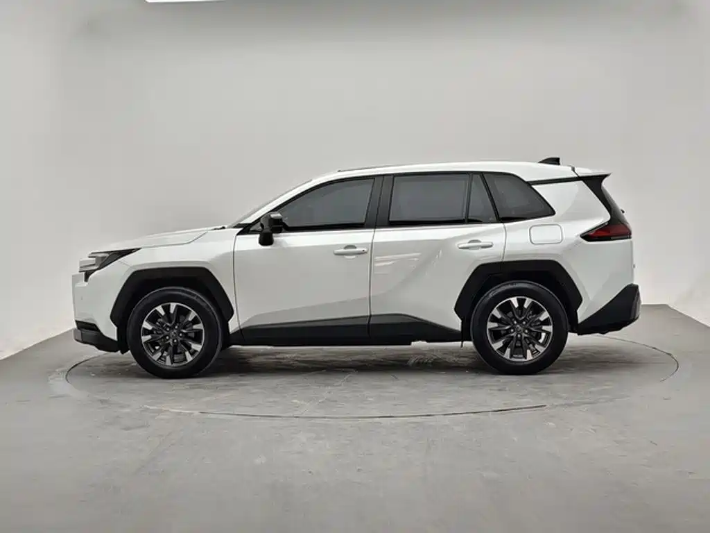 Toyota RAV4 — фото 2