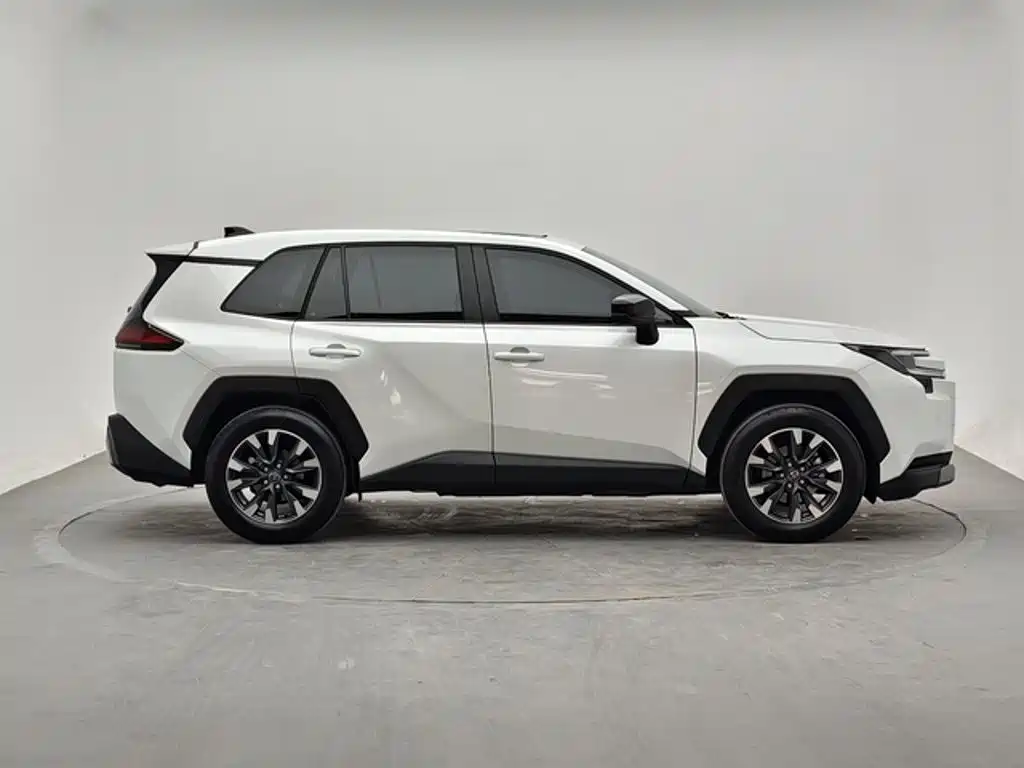 Toyota RAV4 — фото 3